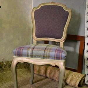 Čalúnená historická stolička