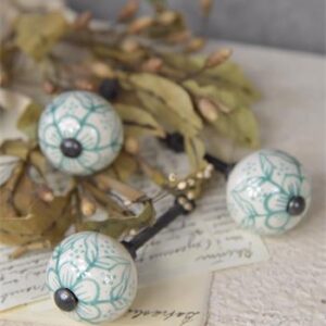 Keramická úchytka na nábytok bielo/zelená